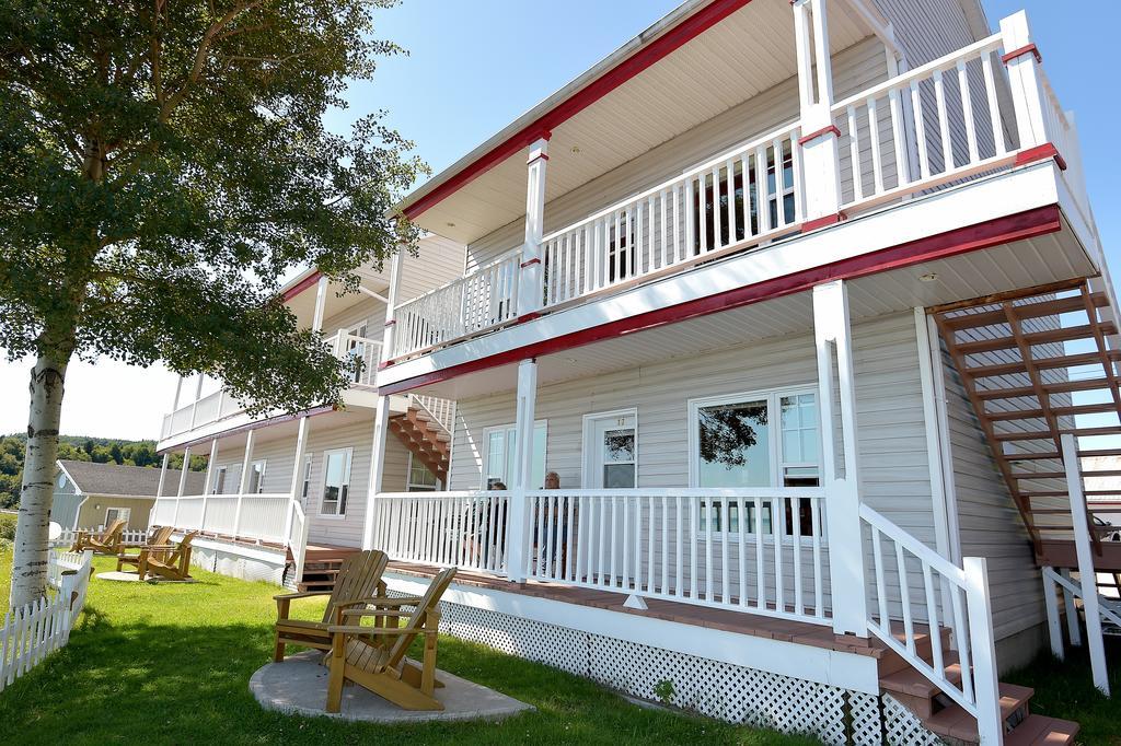 Motel Et Chalets Bo-Fleuve Evangeline Saint-Siméon Exterior foto