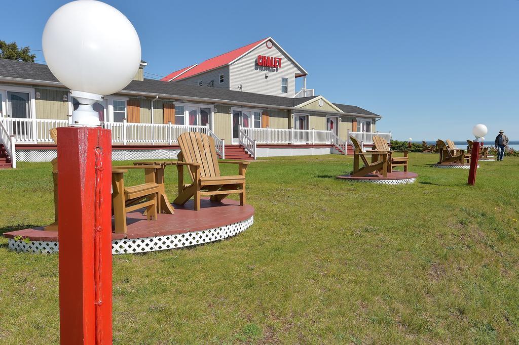 Motel Et Chalets Bo-Fleuve Evangeline Saint-Siméon Exterior foto