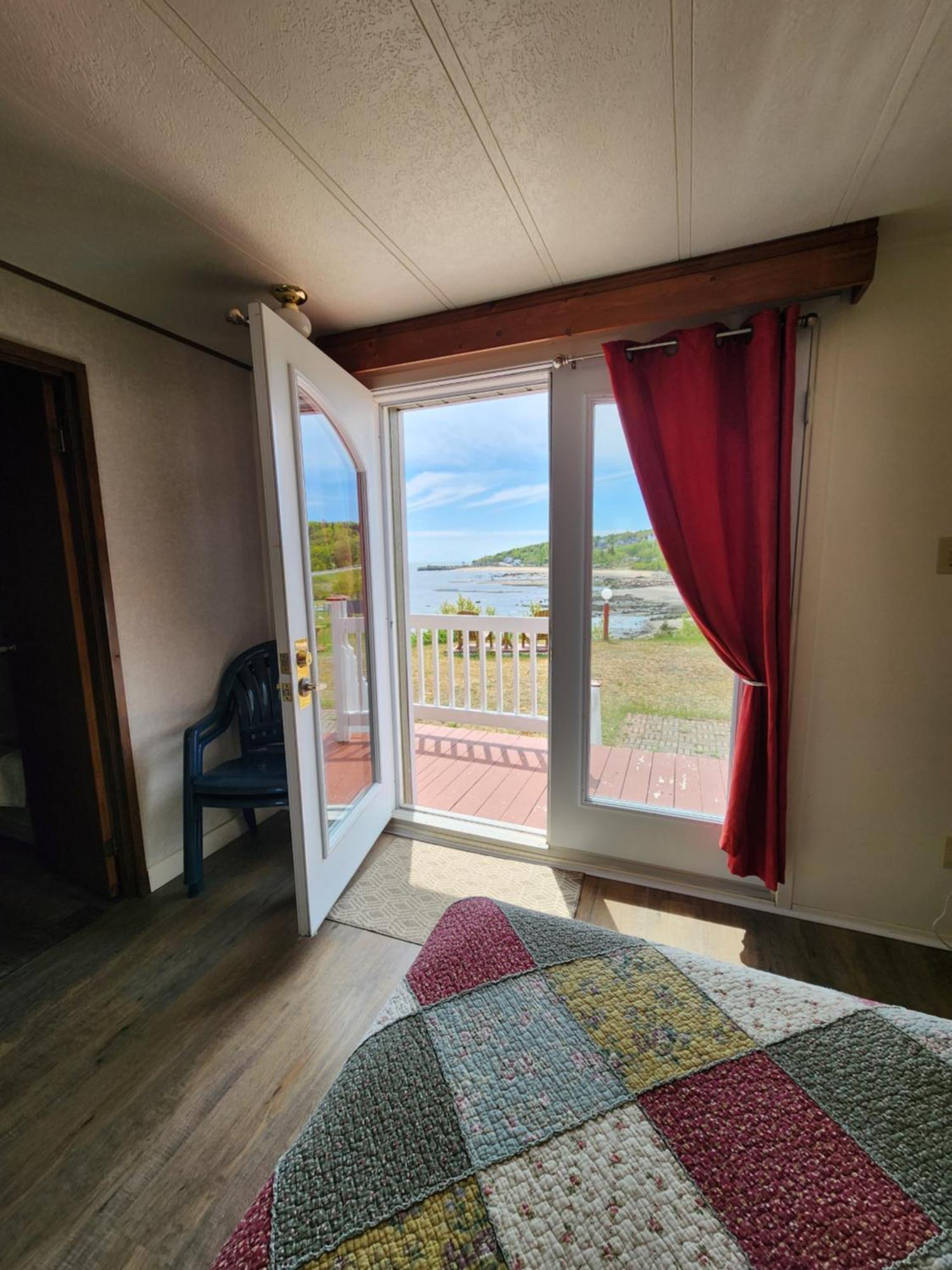 Motel Et Chalets Bo-Fleuve Evangeline Saint-Siméon Exterior foto