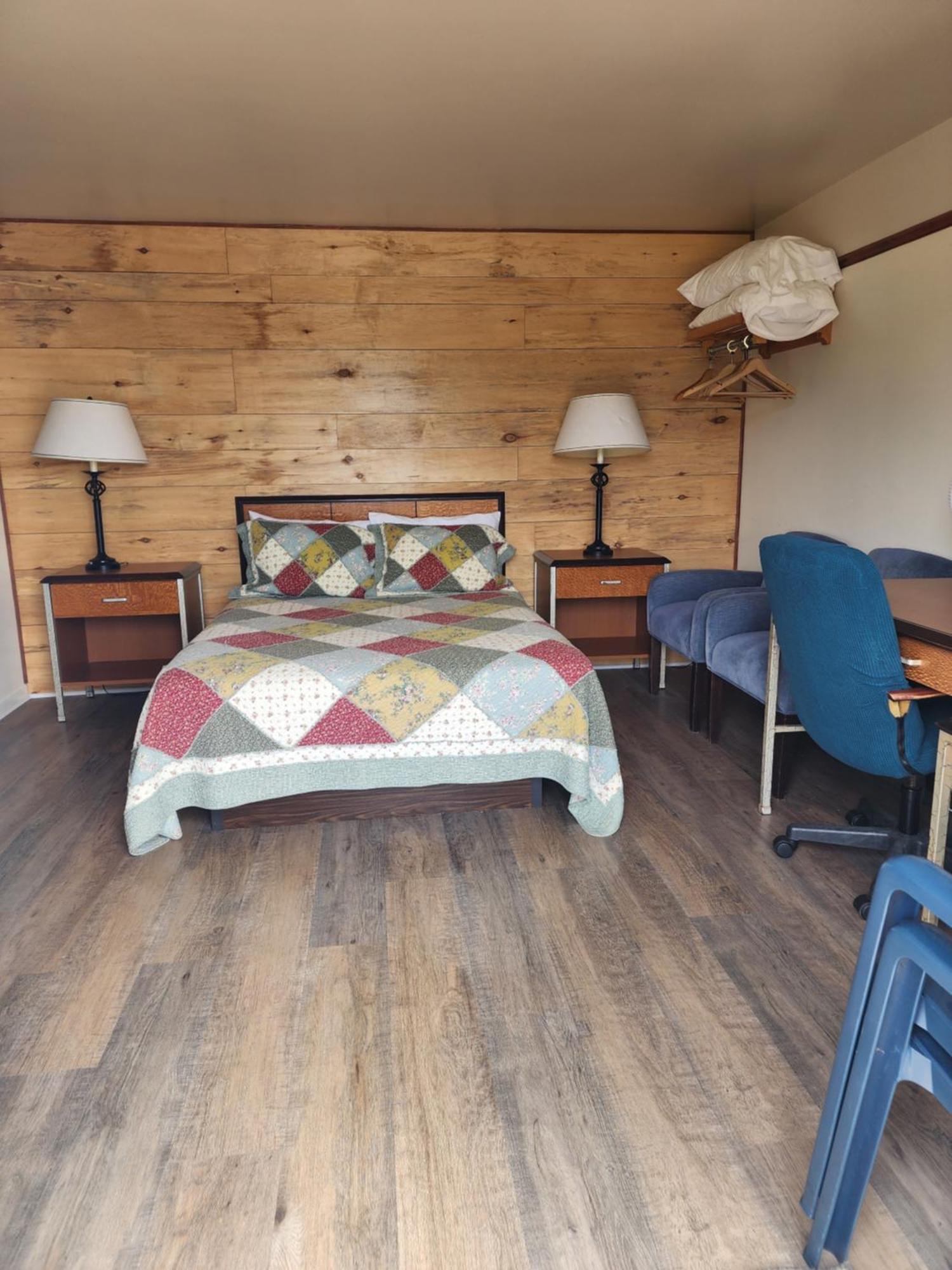 Motel Et Chalets Bo-Fleuve Evangeline Saint-Siméon Exterior foto